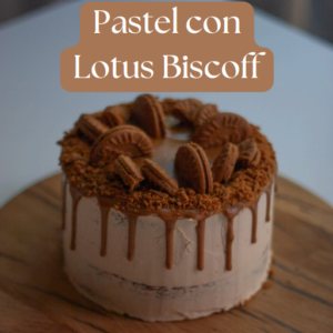 pastel con lotus biscoff vegan